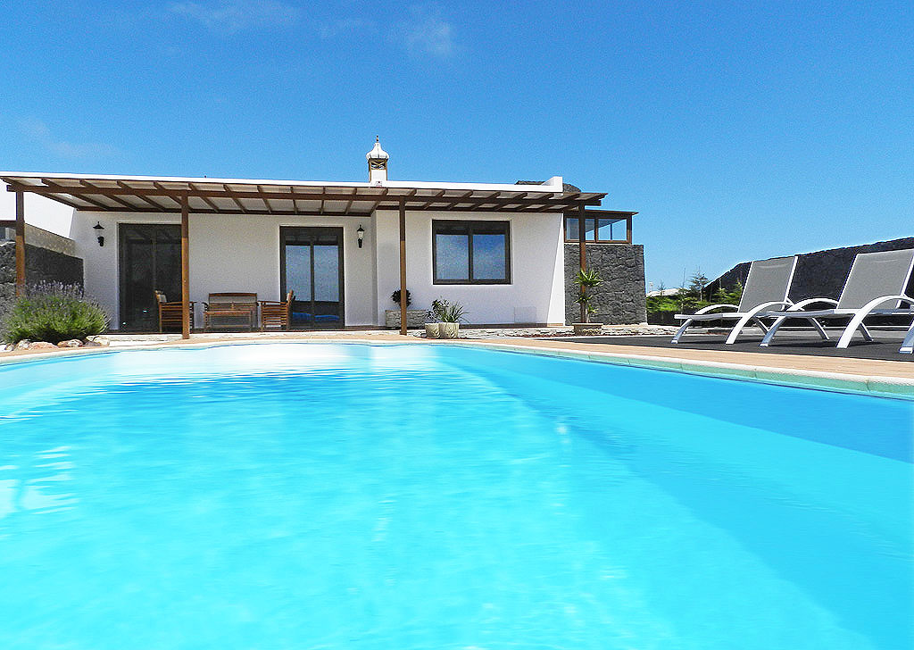 Villa Jaira mit Swimming Pool