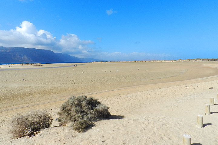 La Graciosa bietet weite Sandstrände und Stille