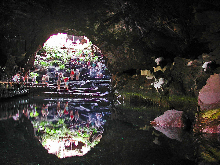 Jameos del Agua - der unterirdische Salzsee Jameos del Agua - der unterirdische Salzsee