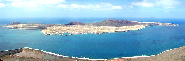 Blick vom Mirador del Rio auf La Graciosa La Graciose - Blick vom Mirador del Rio