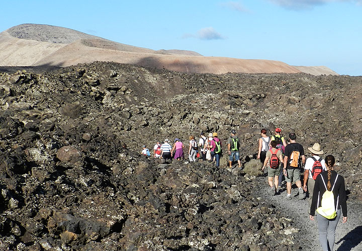 Wandern auf dem Lavaweg zur Caldera Blanca