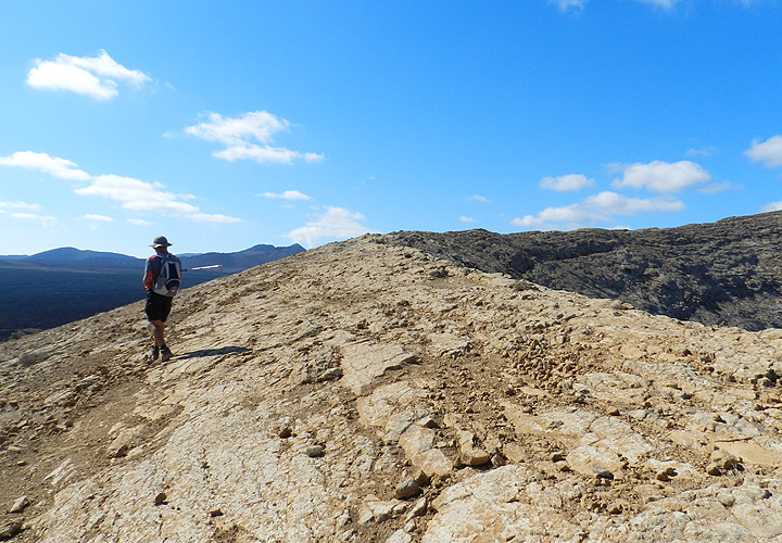 Rund um die Caldera Blanca zum Gipfel